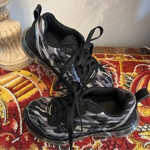 Boy's Skechers Sketch - Air Mega SKX Black Mesh Sneakers Size 10.5